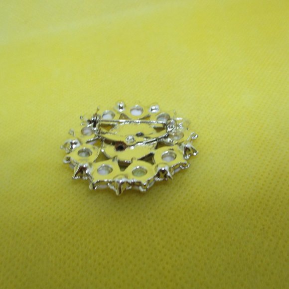 Niagra Falls Reverse Glass Rhinestones Mother Of Pearl Brooch - Picture 8 of 8